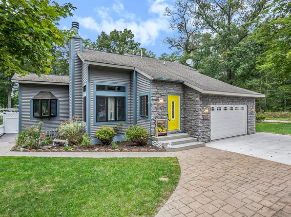 10 W Kenwood Rd, Twin Lake, MI 49457