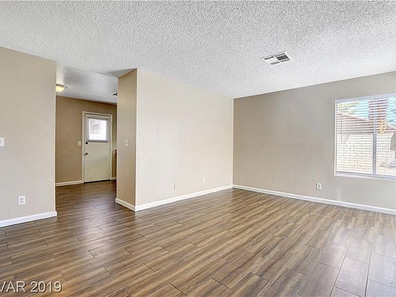 5th image of 8356 Cove Landing Ave