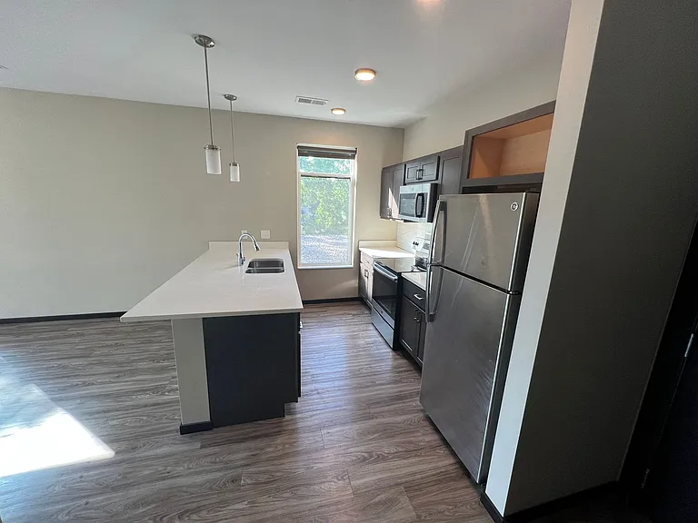 142 Paoli St — Photo 8