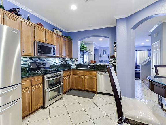 5th image of 6369 Avenida De Las Vistas Unit 3