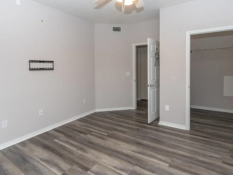 24100 Harbour Vista Cir — Photo 11