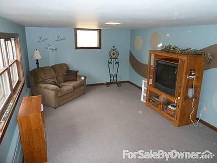 5th image of 1027 E Mennen Ct