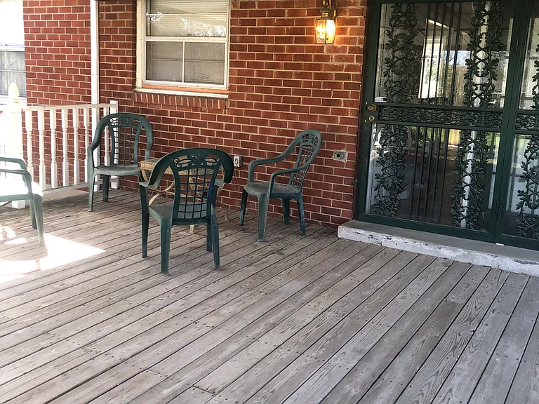 Large covered entertaining deck