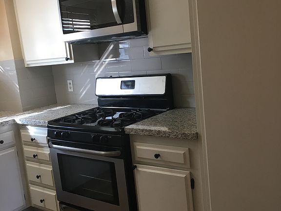 2nd image of 126 Oakdale Ln