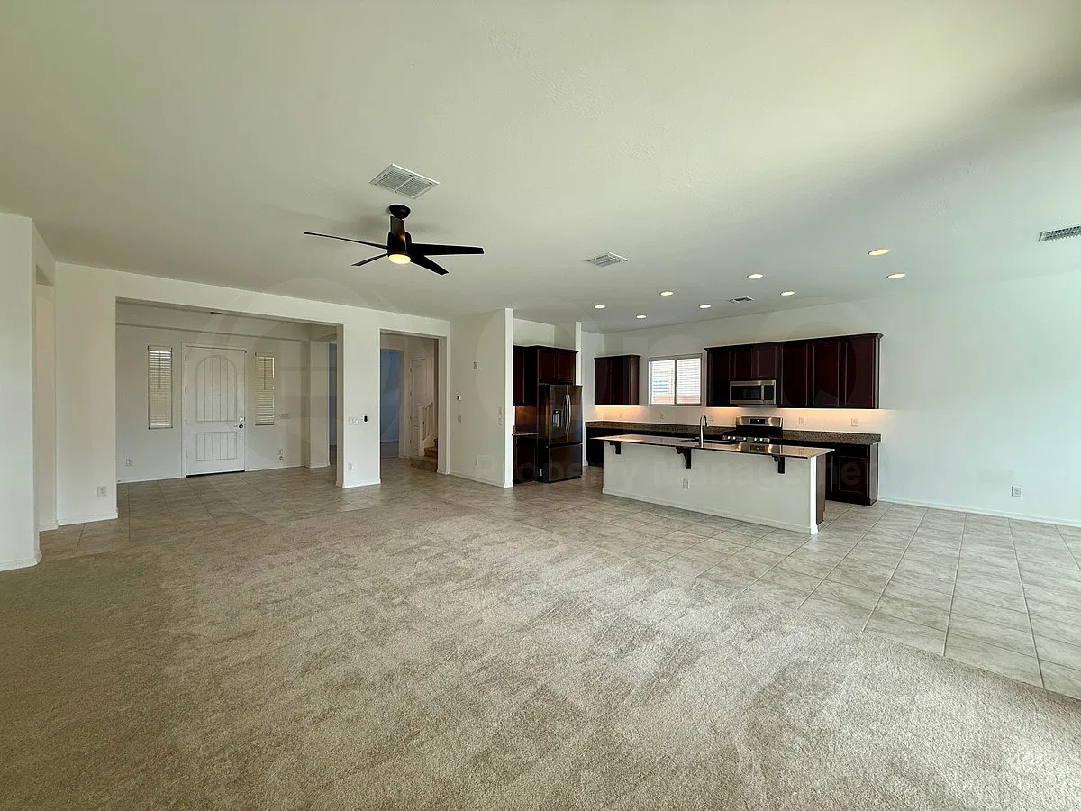 5 bed, 3.5 bath, 3959 sqft, $3,499 — Photo 4