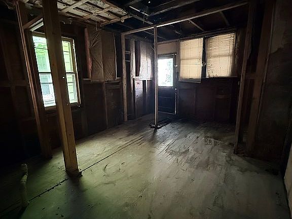 4th image of 33 W Mahanoy St
