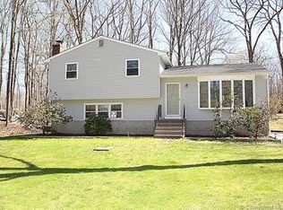 118 Sugarbush Dr, Guilford, CT 06437