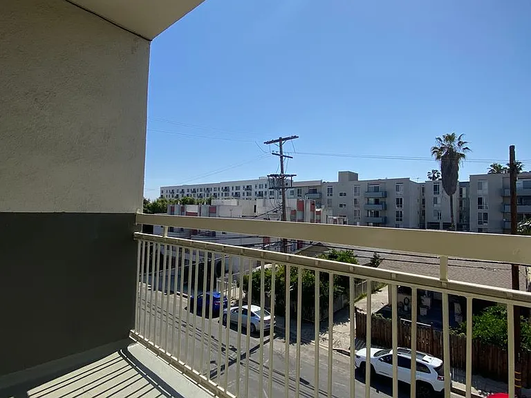 6556 Lamirada Ave — Photo 18