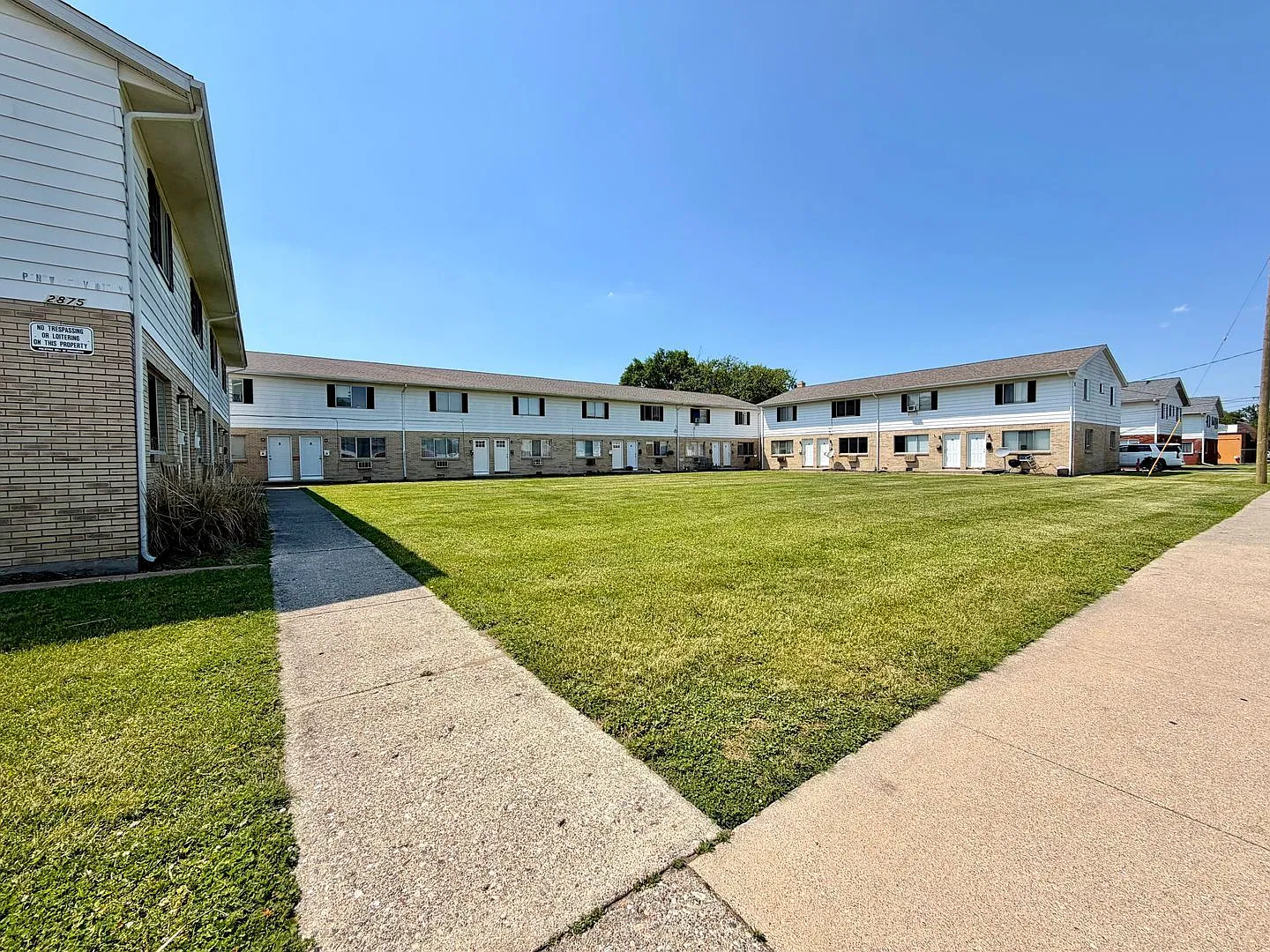 2 bed, 1.5 bath, 800 sqft, $1,400 — Photo 1