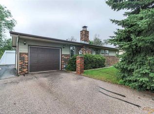 4741 Twilight Dr, Rapid City, SD 57703