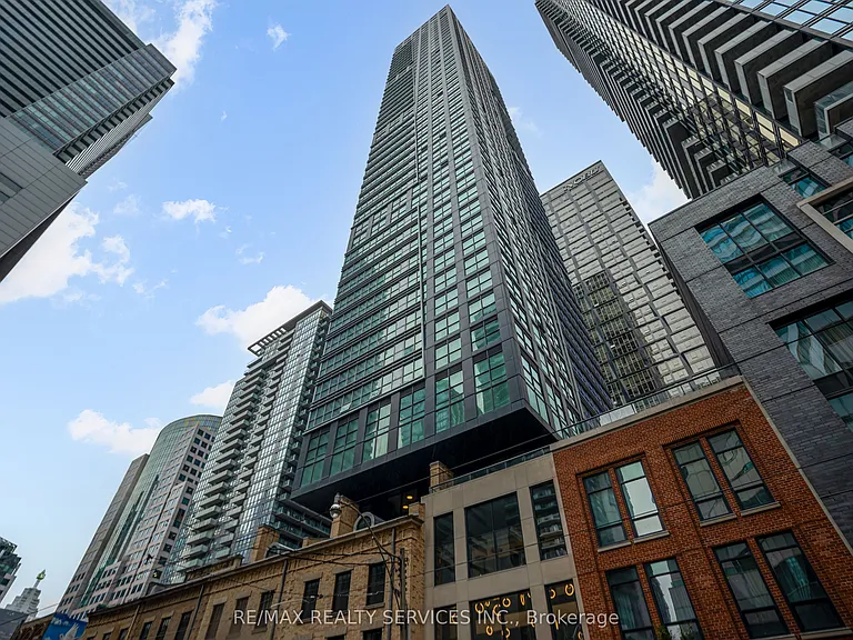 327 King St W #4106 — Photo 4