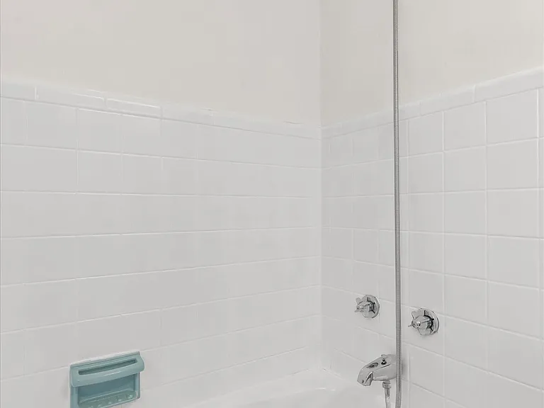 517 Randall St — Photo 17