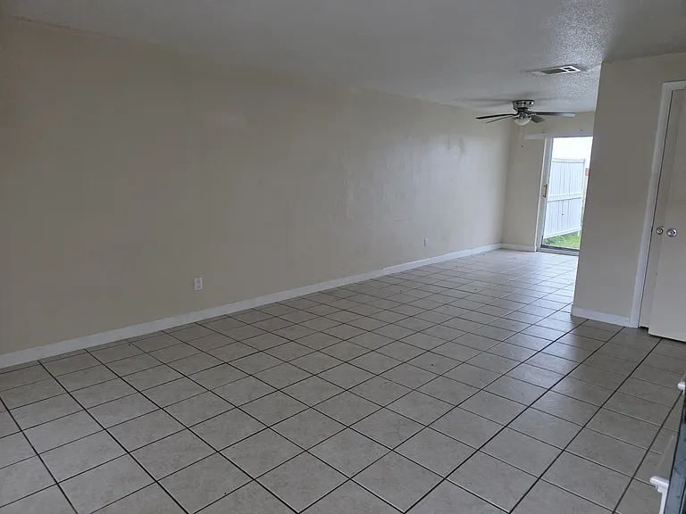 1600 S Palmetto Ave #104 — Photo 3