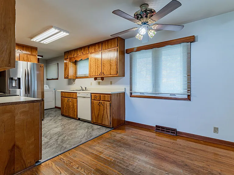 2106 Campbell Dr — Photo 8