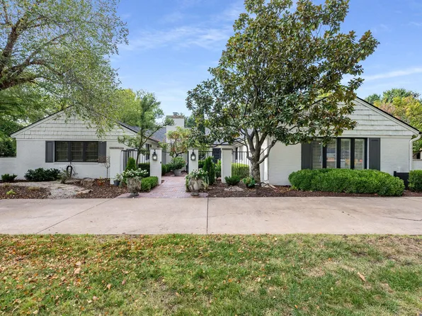 19 E Douglas Ave, Wichita, KS 67207
