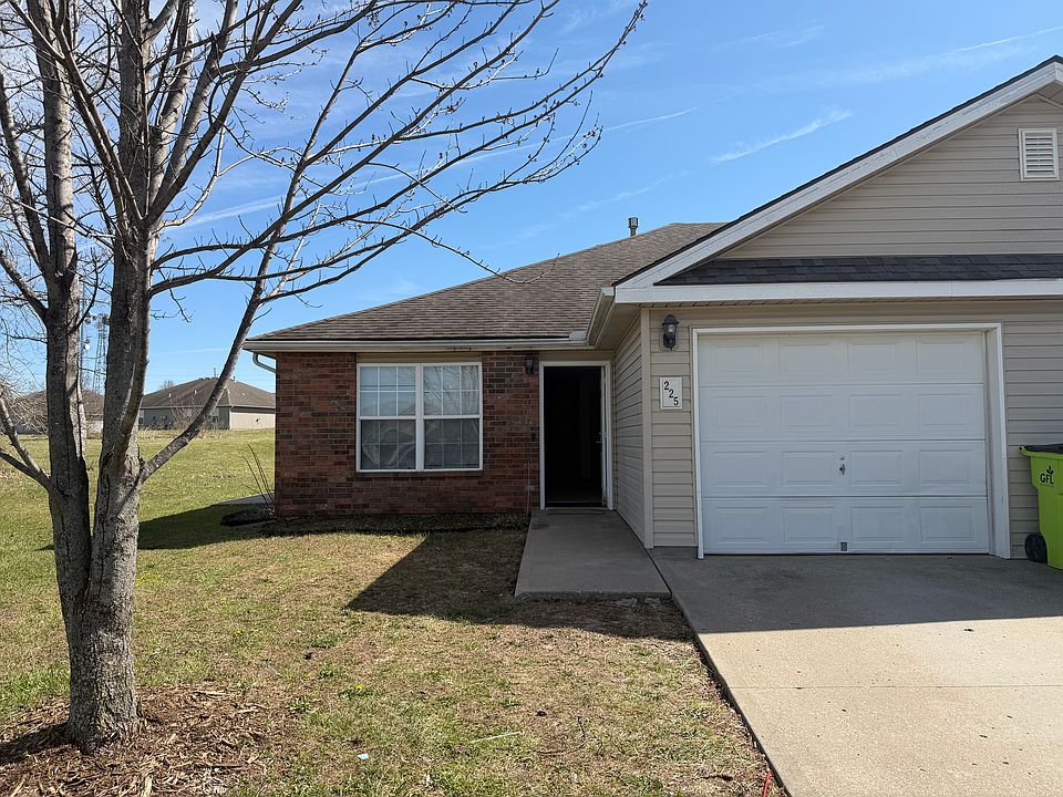 1st image of 225 Conti Ct #225