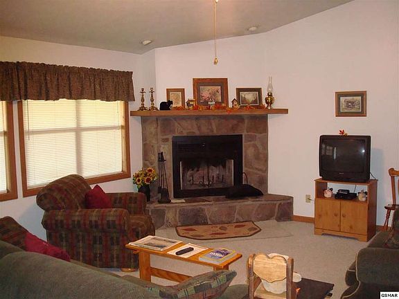 2nd image of 3941 Ole Smoky Way