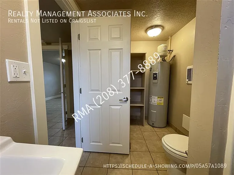1017 S Longmont Ave #2 — Photo 8