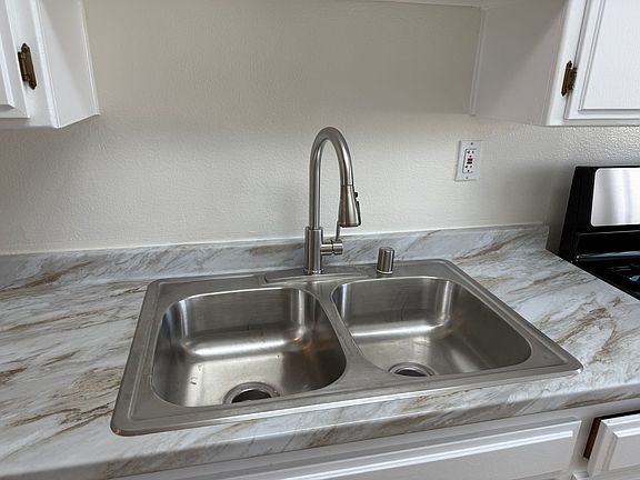 3rd image of 14814 Inglewood Ave APT 9