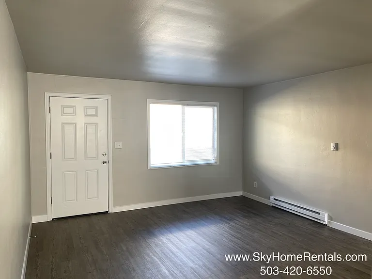 822 14th St NE — Photo 3