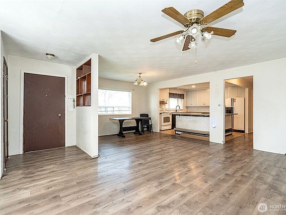 4th image of 1428 SW Grandview Avenue