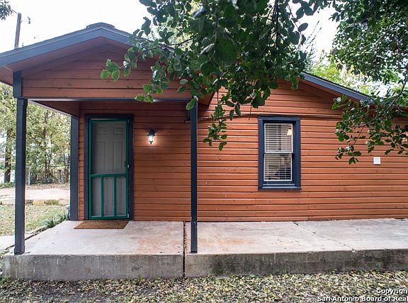 3rd image of 314 Refugio St