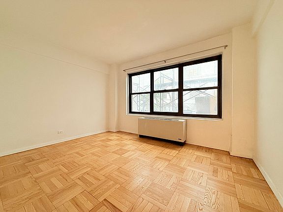 5th image of 140 E 56th St APT 2H
