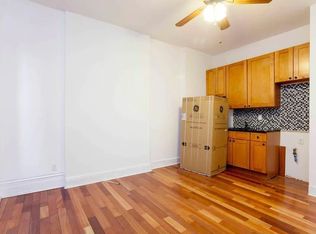207 8th Ave #3E, New York, NY 10011