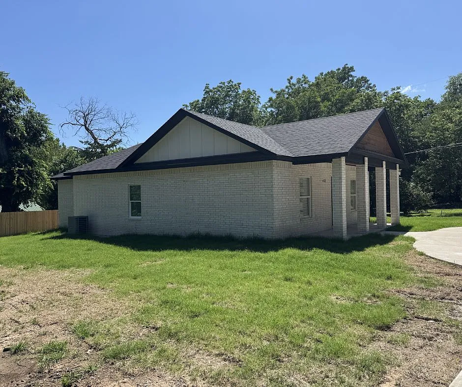 3 bed, 1548 sqft, $1,600 — Photo 2