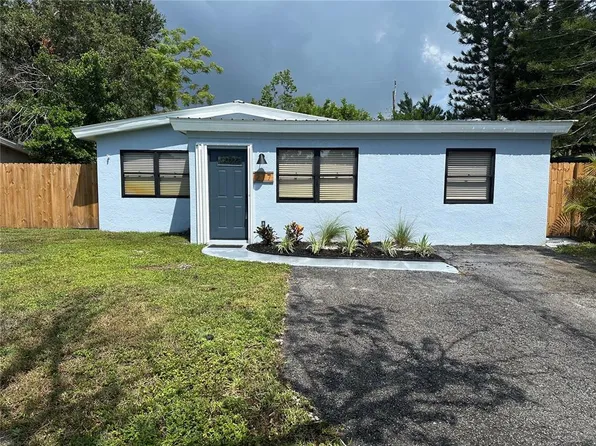 217 Emerald Ln, Largo, FL 33771