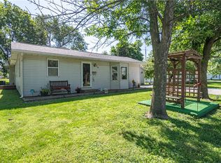 718 S Main St, Sullivan, IL 61951