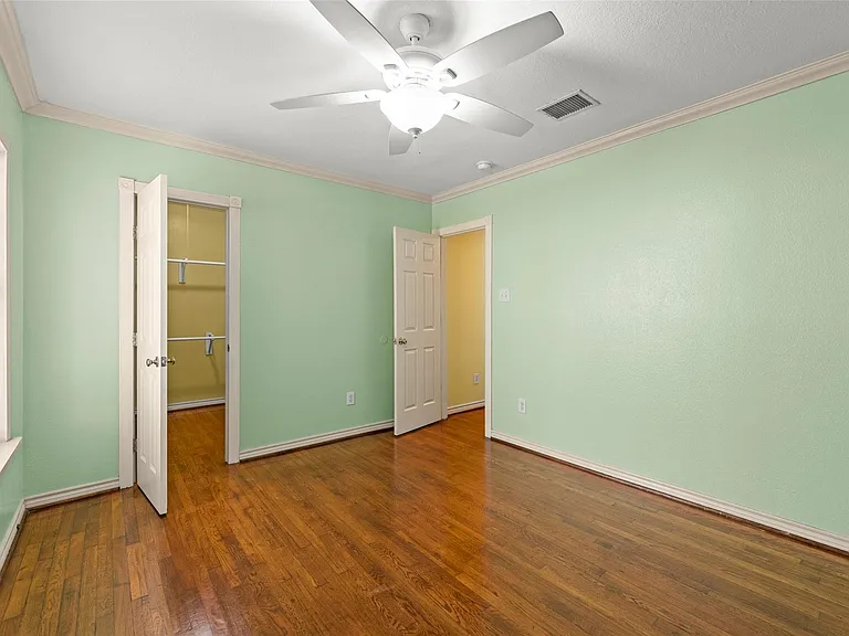 1535 W 25th St — Photo 22
