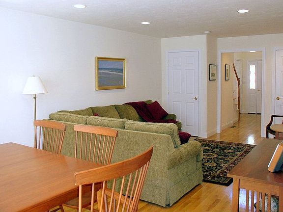 Living Room to front