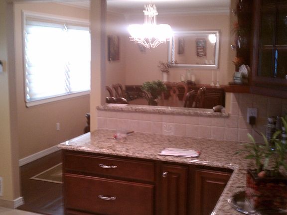 4th image of 419 Klondike Ave