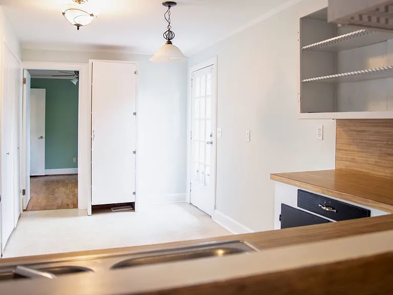 601 Parkway Blvd — Photo 6