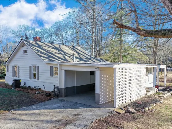 655 Old Lakeview Rd, Gainesville, GA 30501