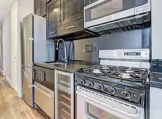 Rented by REAL New York | media 15