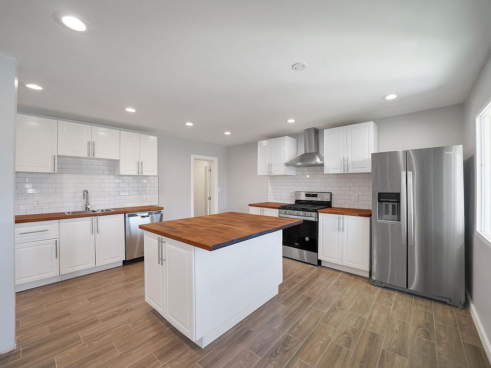 1st image of 1115 E Whitton Ave #1