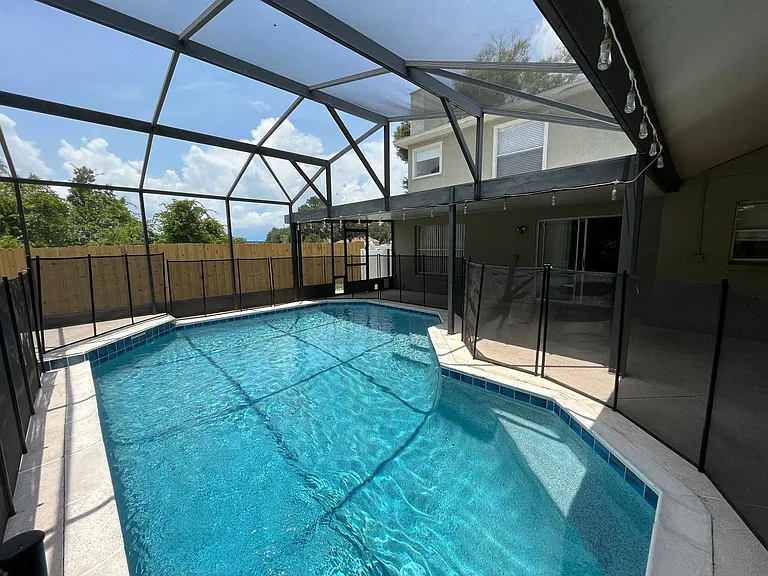 820 Stonechapel Ct — Photo 12