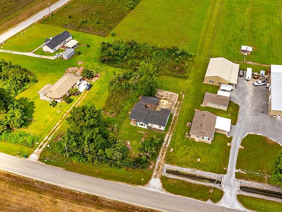 3rd image of 358 Bayou Blue Bypass Rd