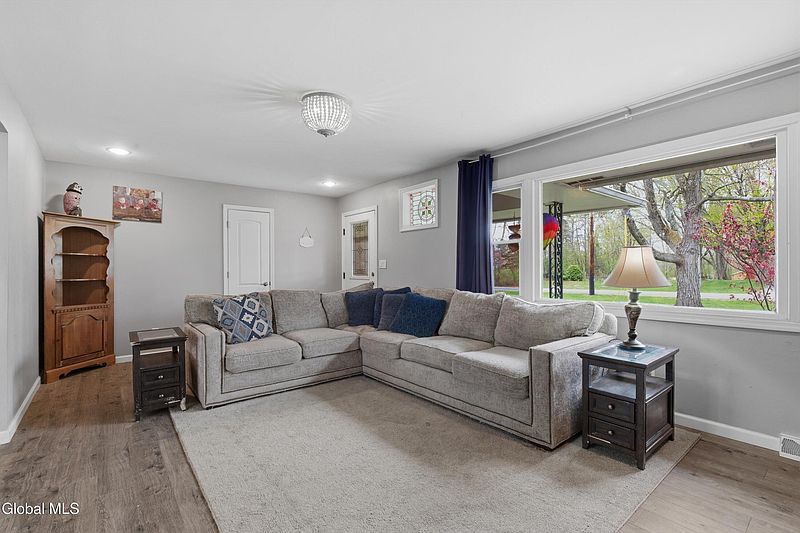 4th image of 107 Ashdown Road