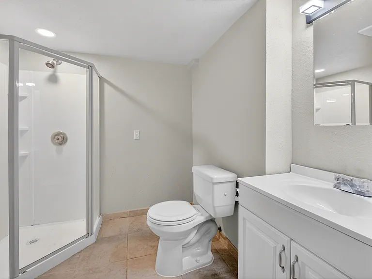 19054 W 61st Pl — Photo 23