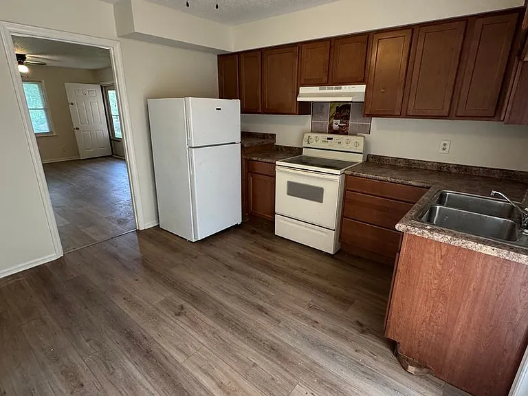 133-A Clint Ct #135-B — Photo 3