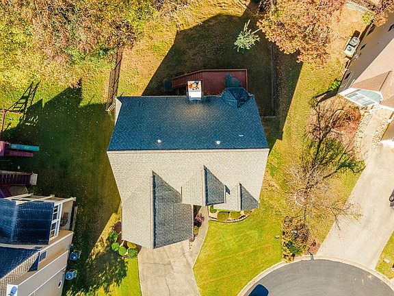 3rd image of 815 Honey Springs Dr