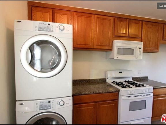 4th image of 11311 Pearl St