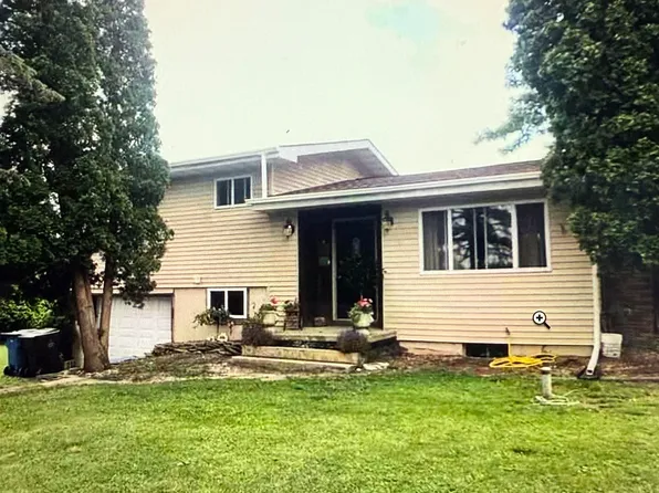 348 E Wright Ave, Shepherd, MI 48883