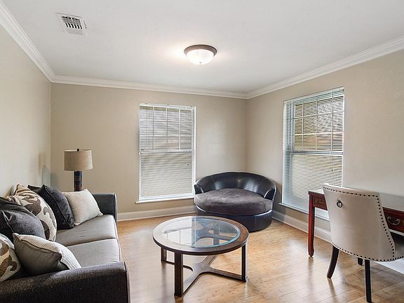 5th image of 4504 Lake Villa Dr