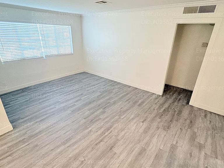 2238 Lindora St — Photo 35
