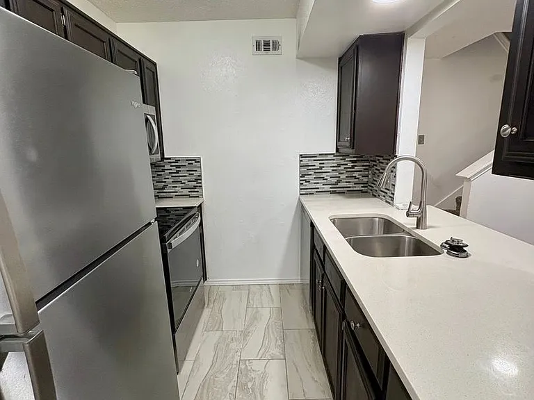 1607 Horizon St — Photo 5