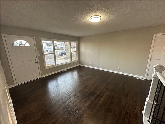 5th image of 3035 Kathleen Ave